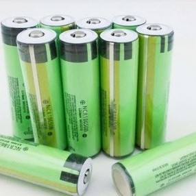 电池行业该如何选择使用合适的工业吸尘设备